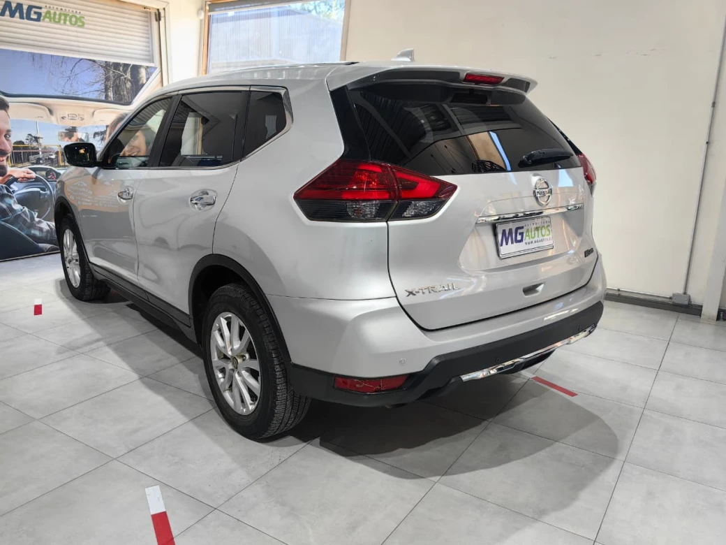 imagen 0 de vehiculo con id 2221